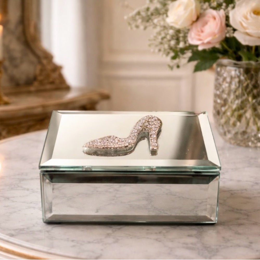 New - Rhinestone Shoe Mirrored Trinket Box